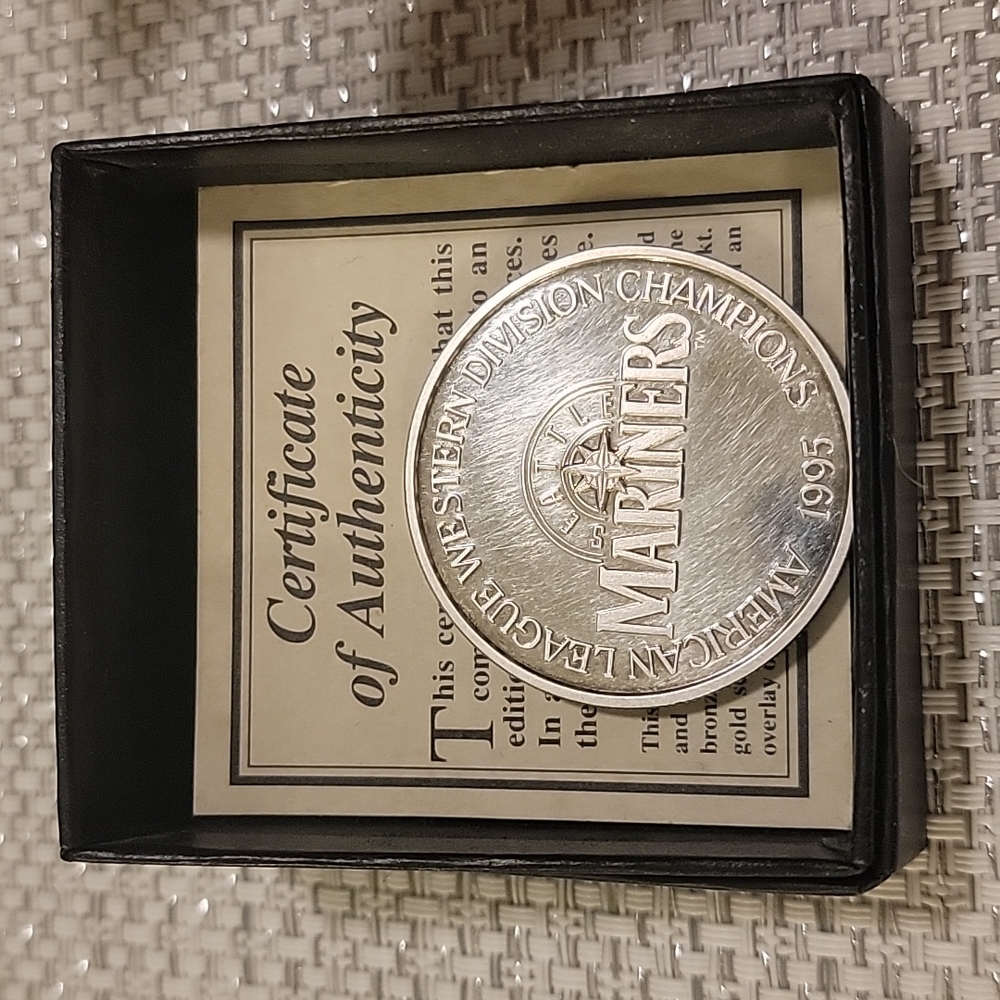 1995 limited edition Seattle Mariners Division Series coin. Only 5K made. - Picture 2 of 3